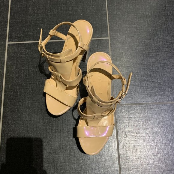 Gianni Bini Calypso Iridescent Nude Platforms - Picture 7 of 8